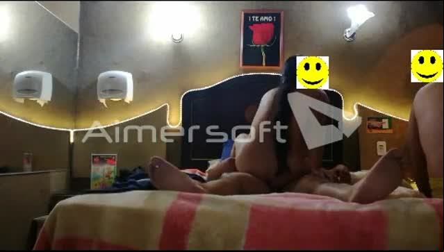UN TRIO CON UNA PERUANA QUE LE ENCANTA TIRAR